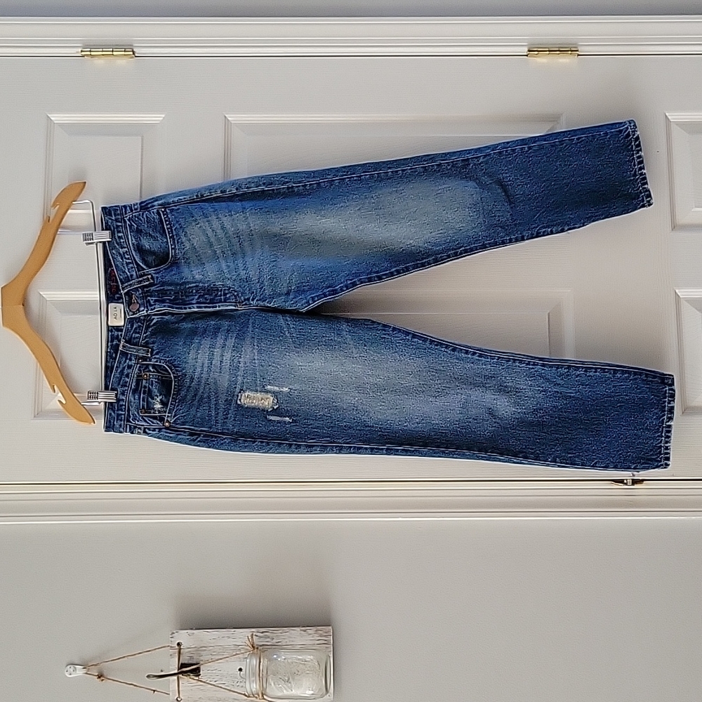Alice and Olivia Straight Leg Distressed Jeans Size 29